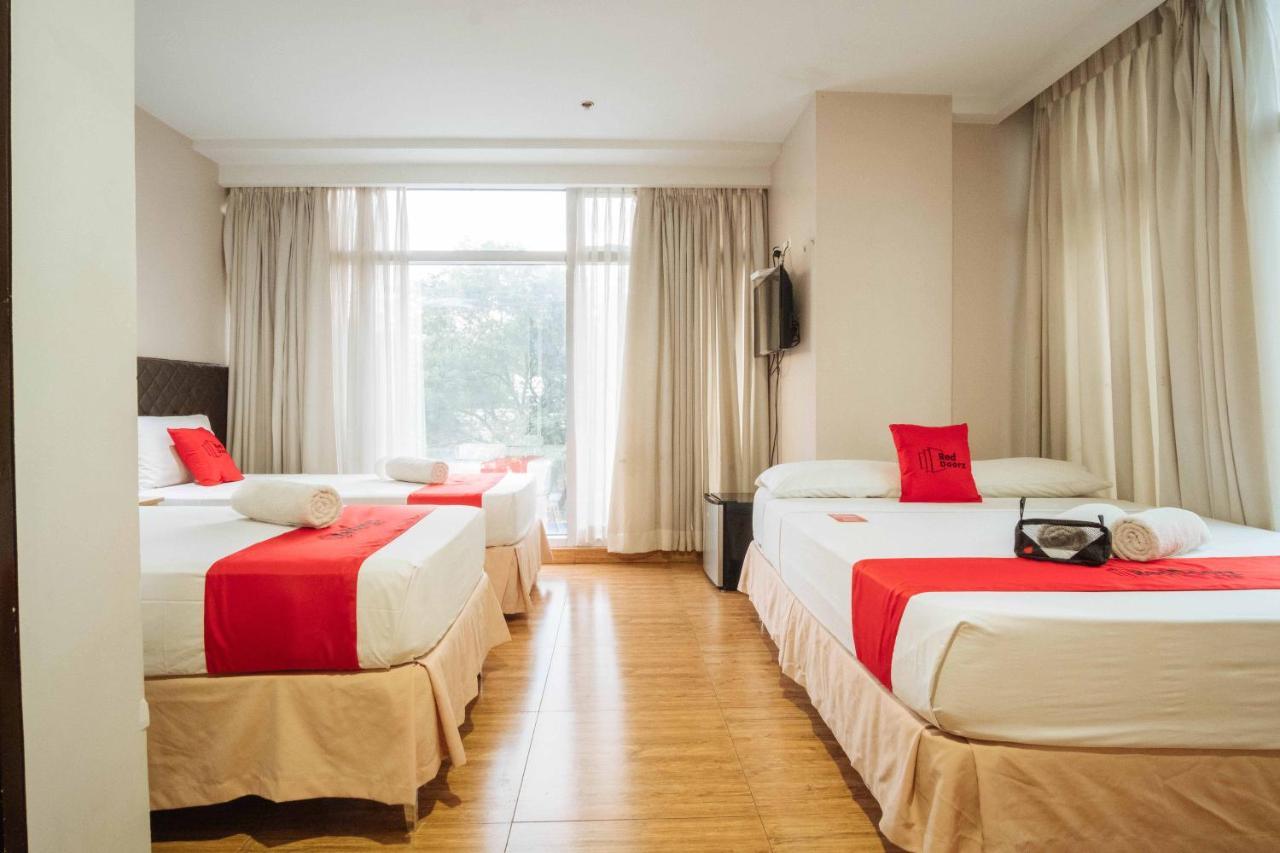 Reddoorz Plus Near Cebu Capitol Exterior photo